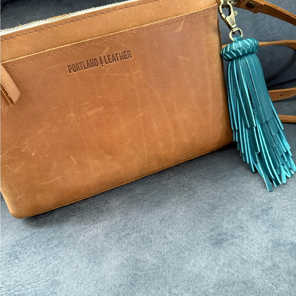 Portland Leather Poppy Purse with Tassel - Picture 2 of 9